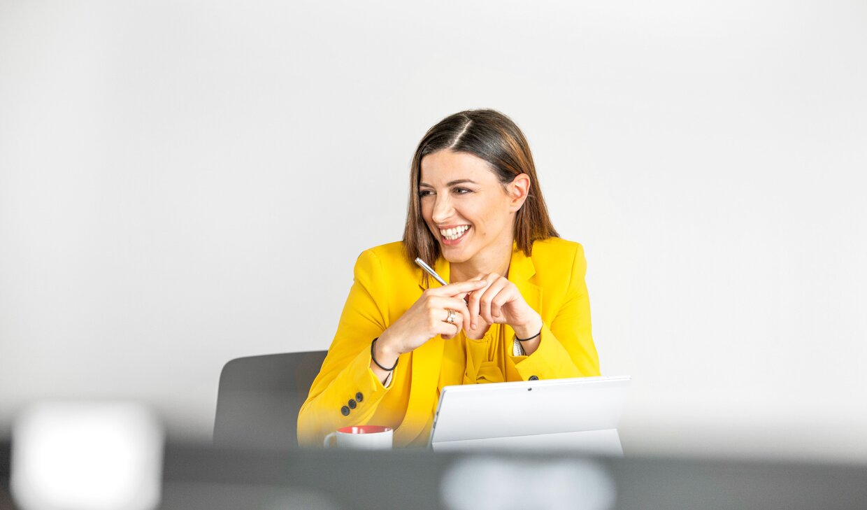 Silvi Halimi bei der Arbeit | abcfinance